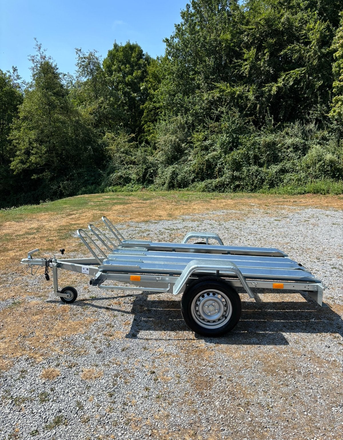 Kantelbare motortrailer te huur!