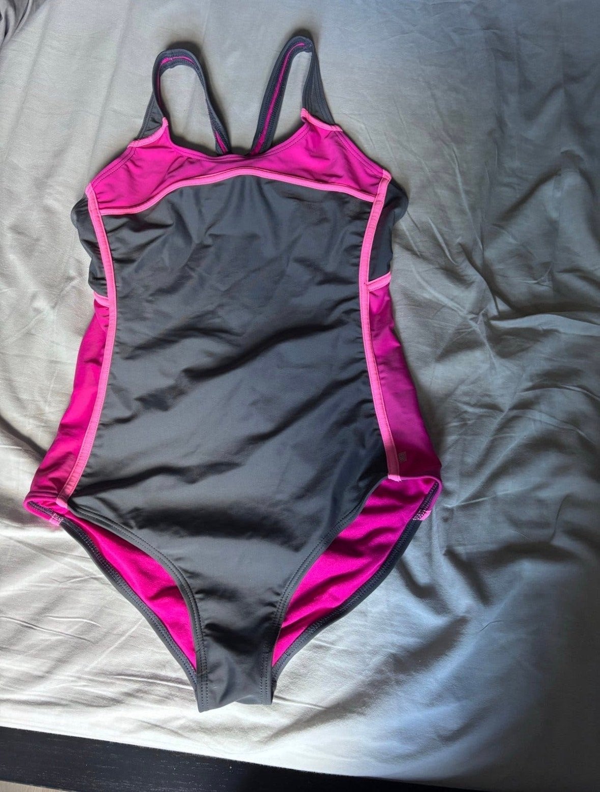 Badpak - Grijs/Roze - Maat S (36-38), Ophalen of Verzenden, Gedragen, Roze, Badpak