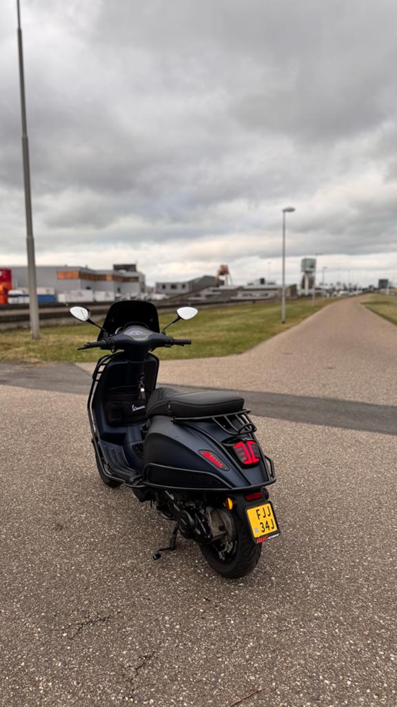 Vespa Sprint full option 2022, Fietsen en Brommers, Ophalen of Verzenden, Zo goed als nieuw, Benzine, Vespa