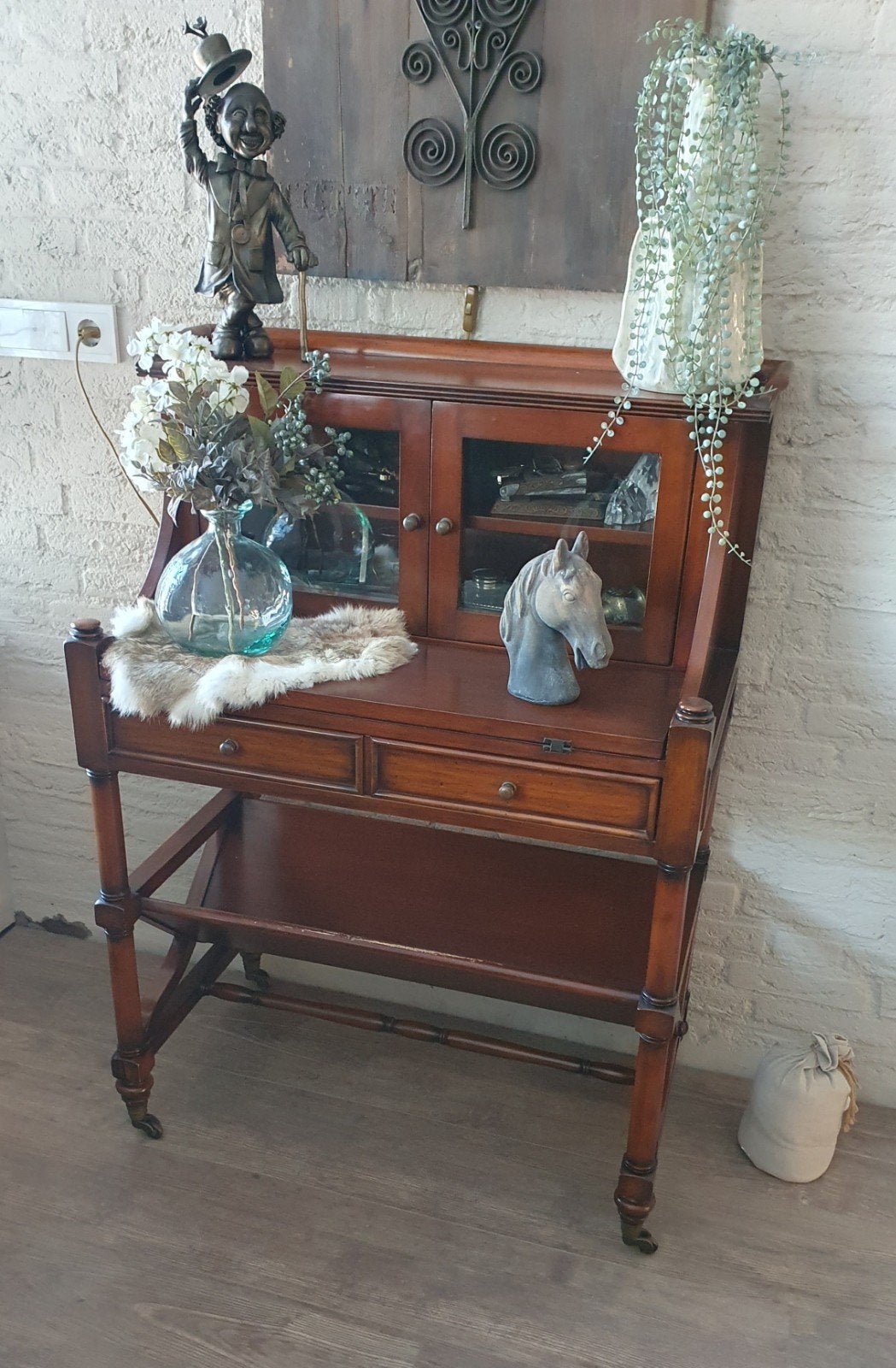 Antiek mahoniehouten secretaire met glazen deuren, Ophalen