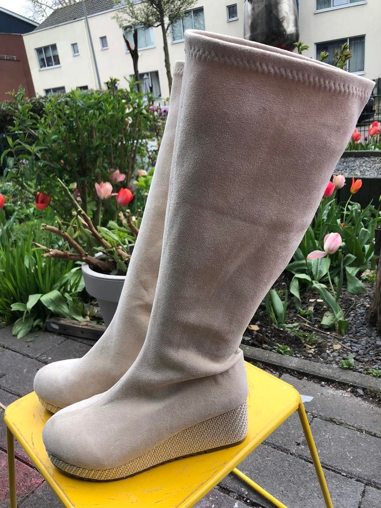 Suede laarzen maat: 41, Ophalen of Verzenden, Gedragen, Zwart, Hoge laarzen