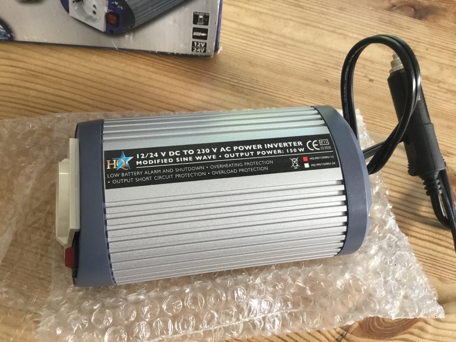 Foto 2 van HQ Power Onvormer 150W met USB-uitgang