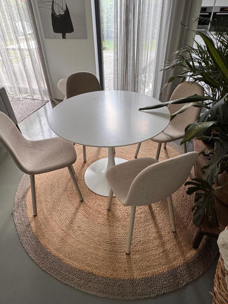 Jysk eettafel als nieuw, Ophalen, Zo goed als nieuw