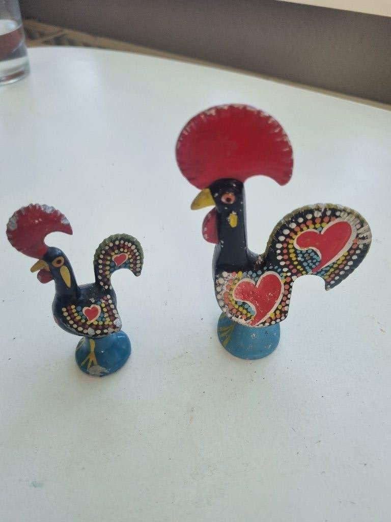 Handbeschilderde metalen haantjes uit Portugal 2 stuks, Ophalen of Verzenden, Dier