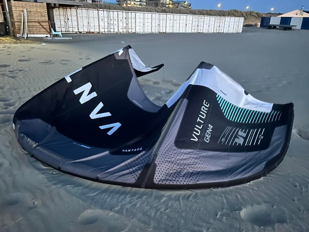 Vantage vulture kites, Watersport en Boten, Kitesurfen, Ophalen of Verzenden, Zo goed als nieuw
