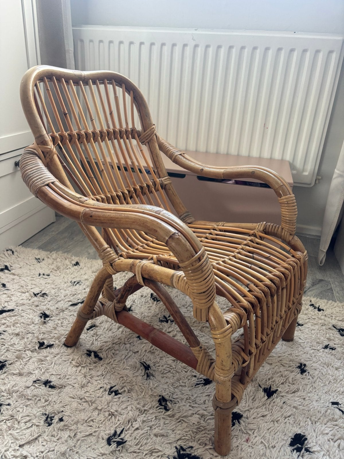 Leuke rotan kinderstoel voor kinderkamer of woonkamer, Gebruikt, Bruin, Riet of Rotan, Ophalen of Verzenden