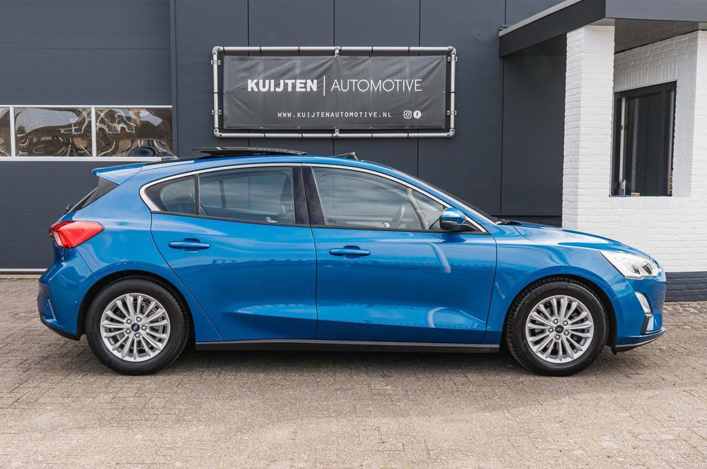 Ford Focus 1.0 EcoBoost Titanium / Pano / HUD / Winter pack!, Gebruikt, Blauw, Automatische klimaatregeling, Bedrijf