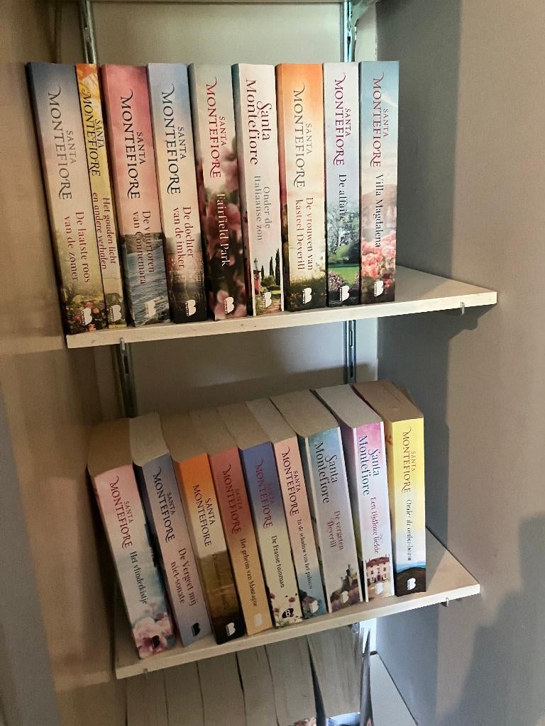 Verzameling Santa Montefiore boeken, Boeken, Ophalen, Gelezen