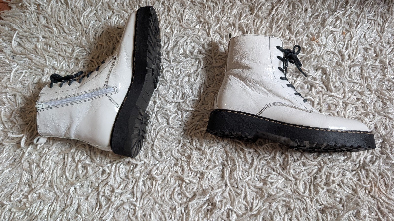 Witte veterlaarzen, gevoerd, maat 39, nooit gedragen, Kleding | Dames, Wit, Lage of Enkellaarzen, Nieuw, Ophalen of Verzenden