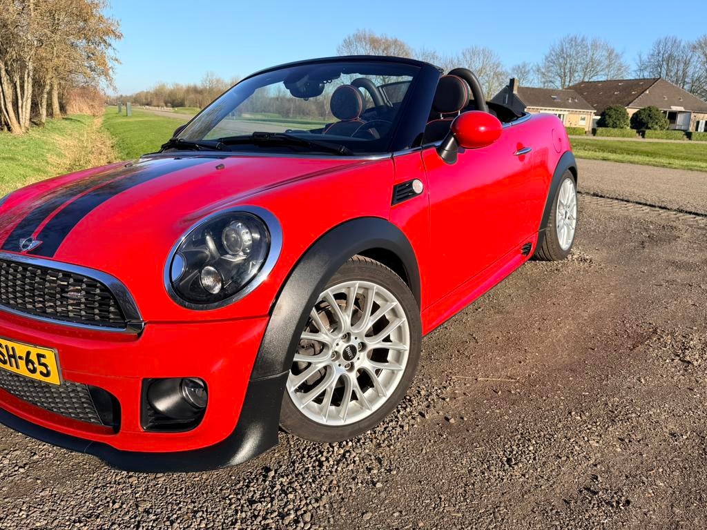 Mini 1.6 Cooper Roadster 2013 Rood, Auto's, Mini, Voorwielaandrijving, Zwart, 4 cilinders, Handgeschakeld