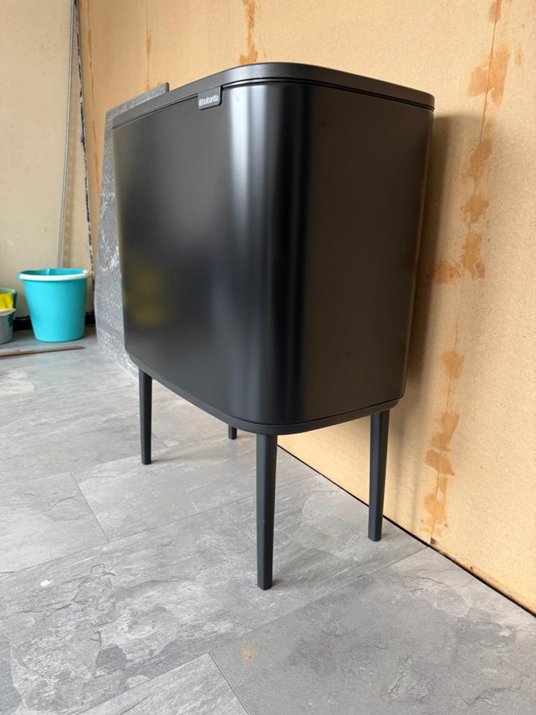 Brabantia prullenbak - Mat Zwart, Ophalen, Kunststof, Zo goed als nieuw, 75 cm of meer