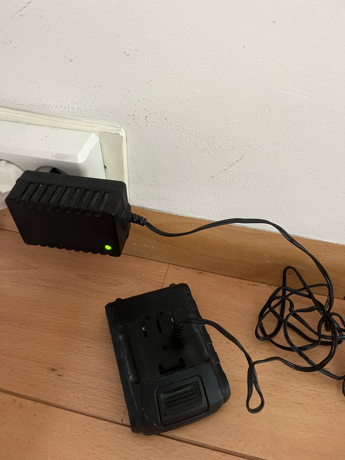Wolfgang Accu 20V met Oplader, Ophalen of Verzenden, Gebruikt