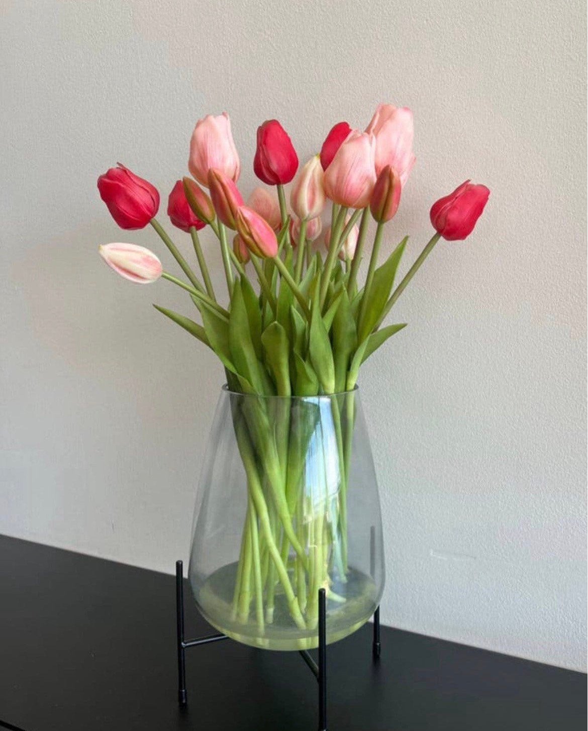 Vaas + nep tulpen, Ophalen, Zo goed als nieuw