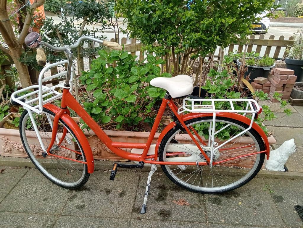 Oranje omafiets met voordrager, Ophalen, Gebruikt