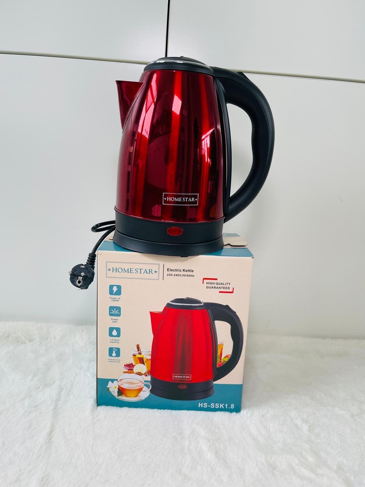 Nieuwe Home Star Waterkoker 1.8L, 1500W, Rood Design, Witgoed en Apparatuur, Waterkokers, 1 tot 2 liter, Ophalen of Verzenden