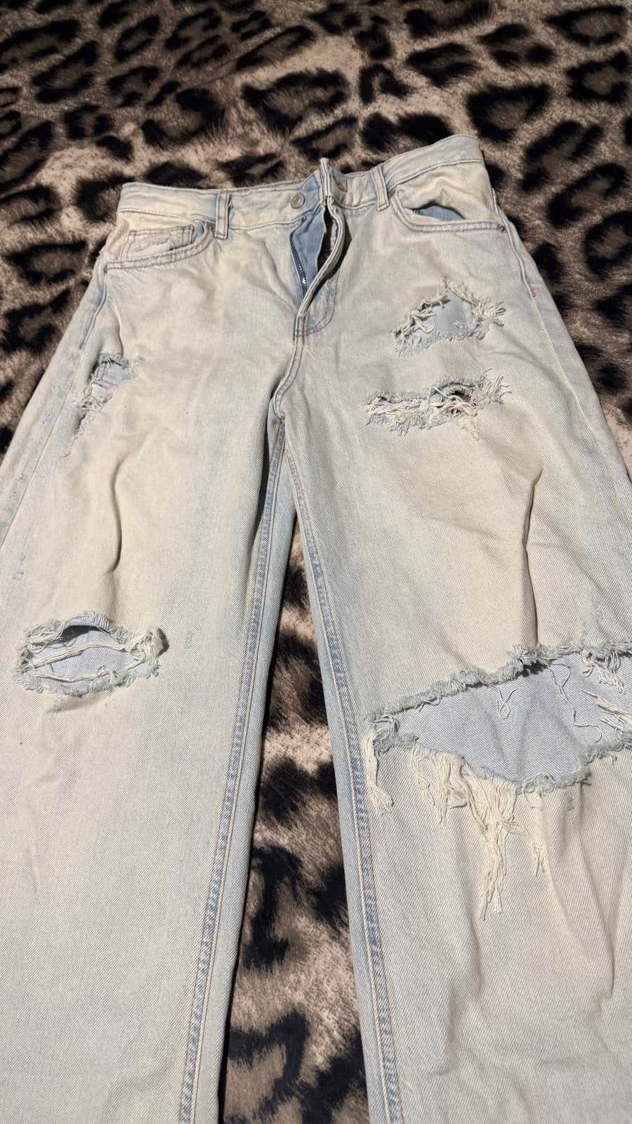 Zara gescheurde jeans, maat m, Kleding | Dames, Spijkerbroeken en Jeans, Verzenden, Zo goed als nieuw, Blauw, W28 - W29 (confectie 36)