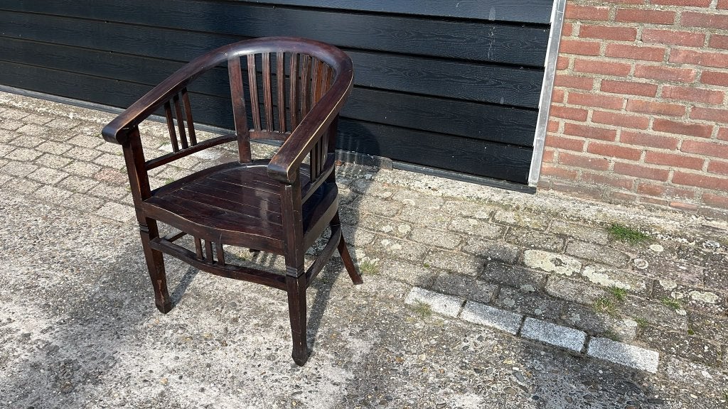 Authentieke stoel met royale leuning, Ophalen