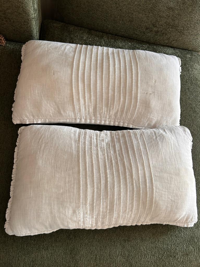Creme/gebroken wit linnen kussen met ruche, Ophalen of Verzenden, Gebruikt, Overige kleuren, Rechthoekig