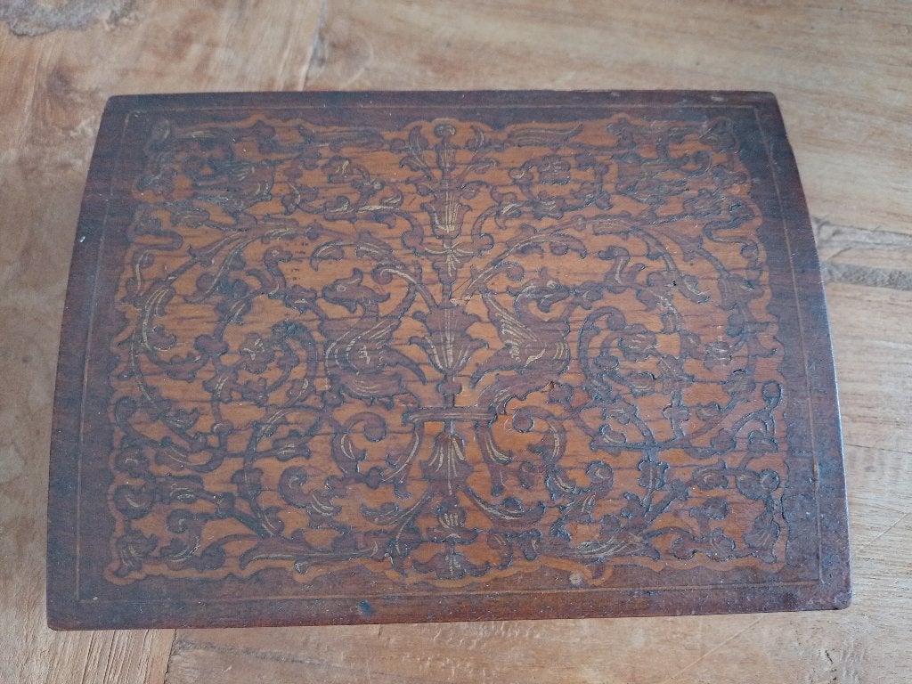 mooi kistje/doosje ingelegd hout vogels/draken, Ophalen of Verzenden, Gebruikt