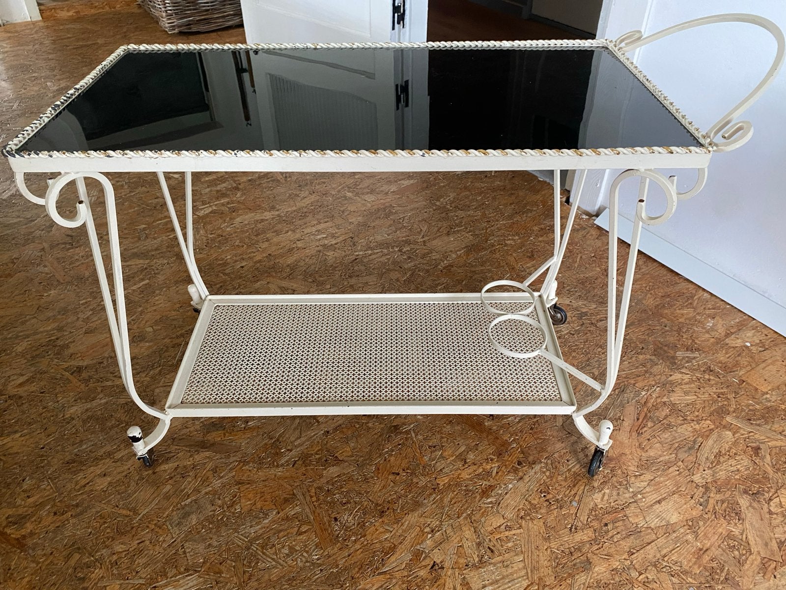 Vintage serveerwagen met glazen blad en wieltjes, Ophalen