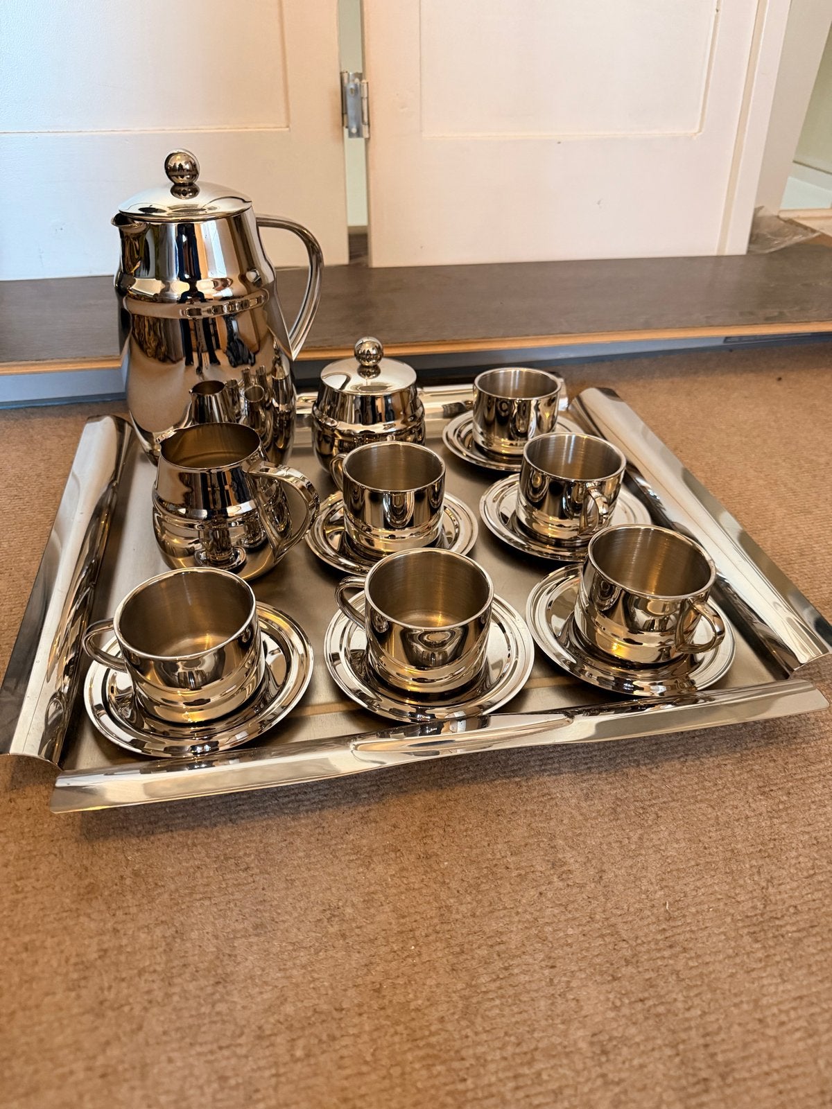 BergHOFF RVS Koffie/Theeservies met Dienblad, Overige materialen, Ophalen of Verzenden, Zo goed als nieuw, Overige stijlen