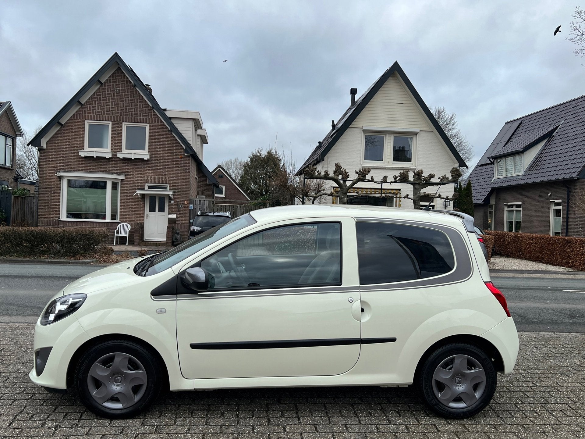 Renault Twingo 1.2-16V Collection 107.000 KM - NL-AUTO-NAP, Auto's, Gebruikt, 4 cilinders, 4 stoelen, Wit