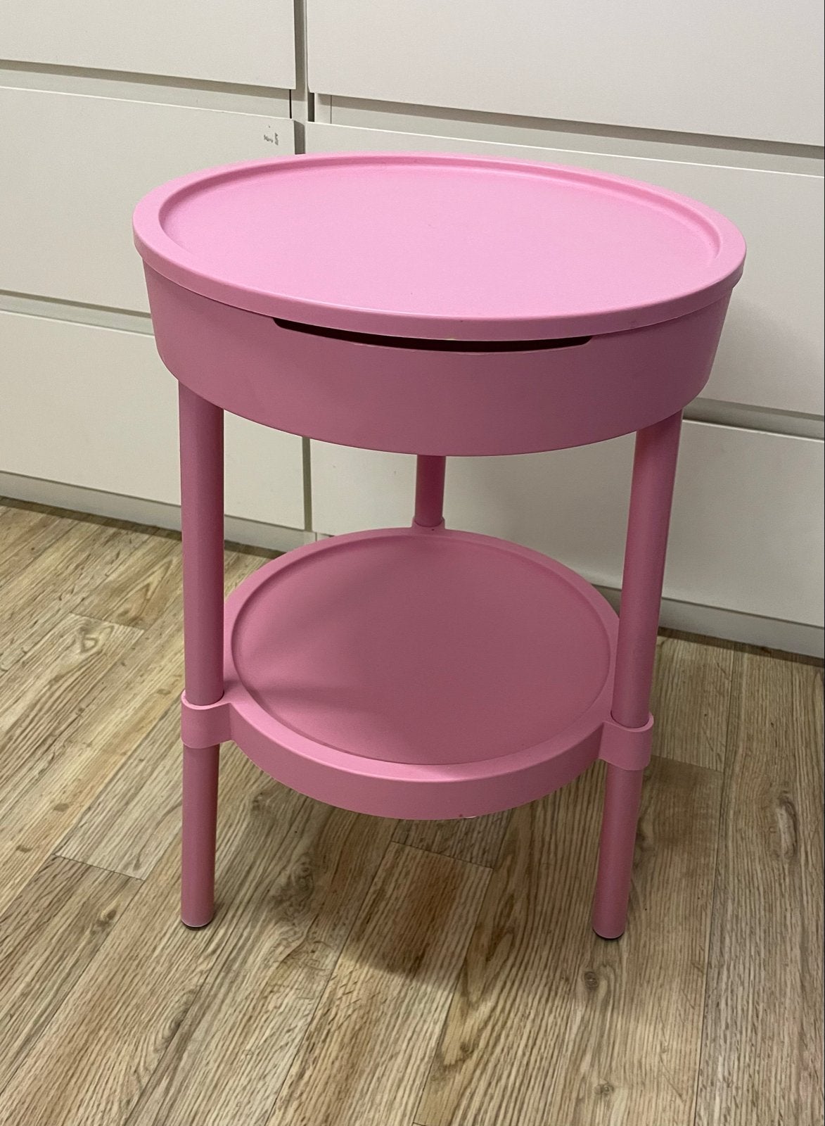 Roze Nachtkastje/Opbergtafeltje met Opbergruimte, Rond, Zo goed als nieuw, Ophalen, 45 tot 60 cm