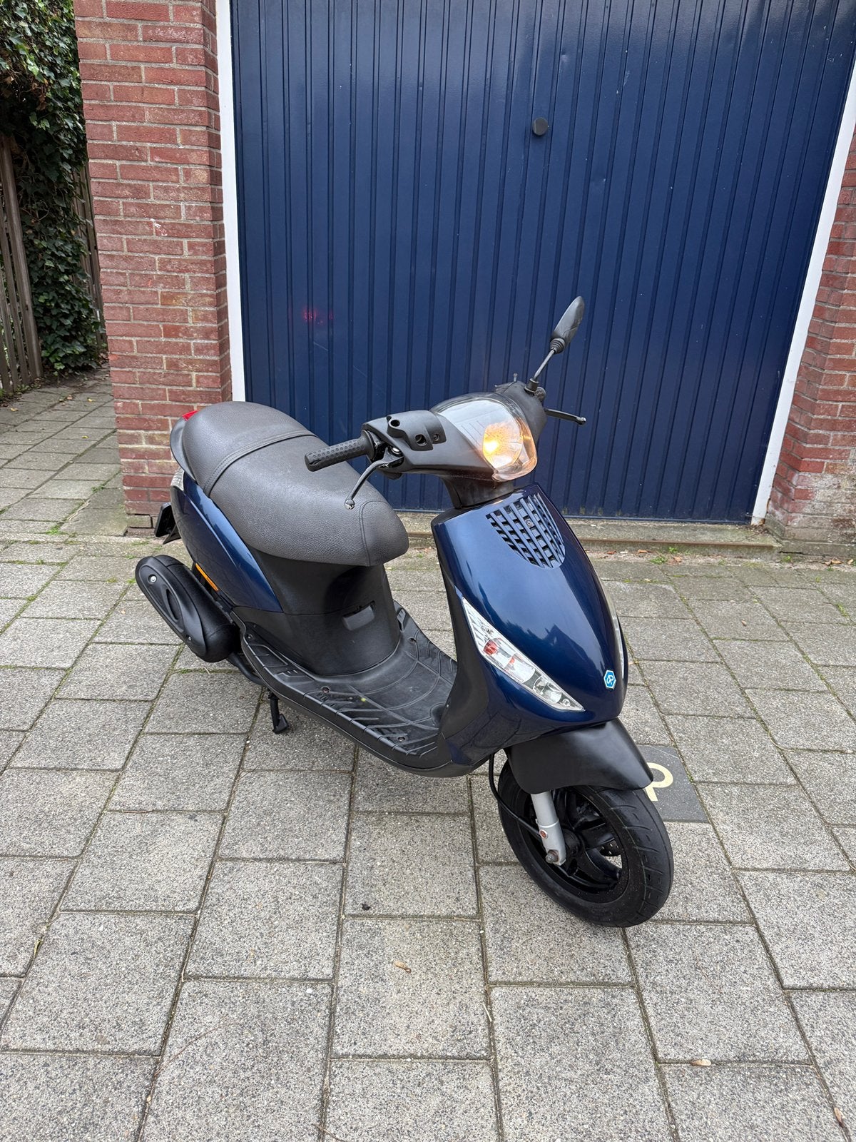 Piaggio zip 2015, Fietsen en Brommers, Ophalen, Zo goed als nieuw, Benzine, Zip