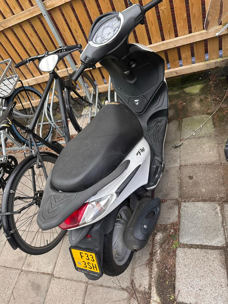 Piaggio Fly Scooter - Wit, Goed Onderhouden, Ophalen of Verzenden, Gebruikt, Benzine, Piaggio