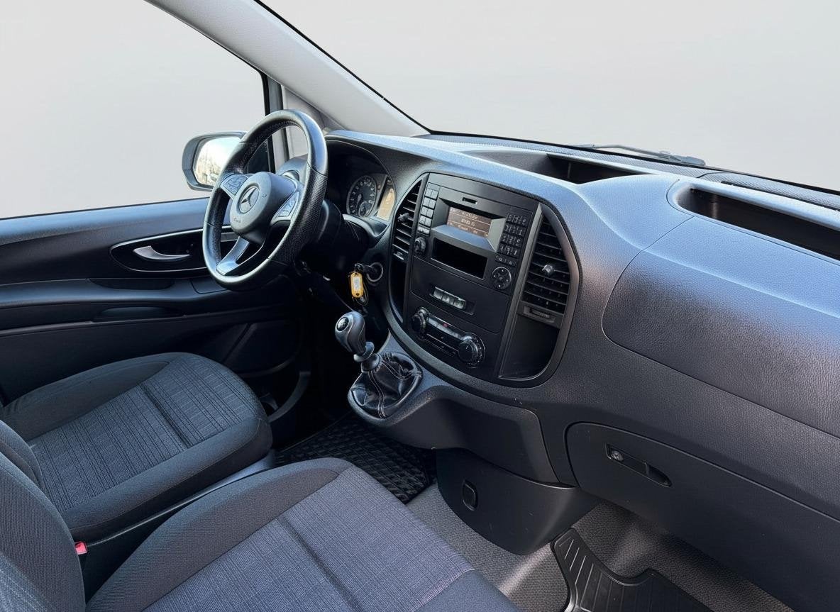 Mercedes-Benz Vito 110 CDI AIRCO - TREKHAAK - CRUISE - STOEL, Auto's, Voorwielaandrijving, Gebruikt, Bedrijf, 1827 kg