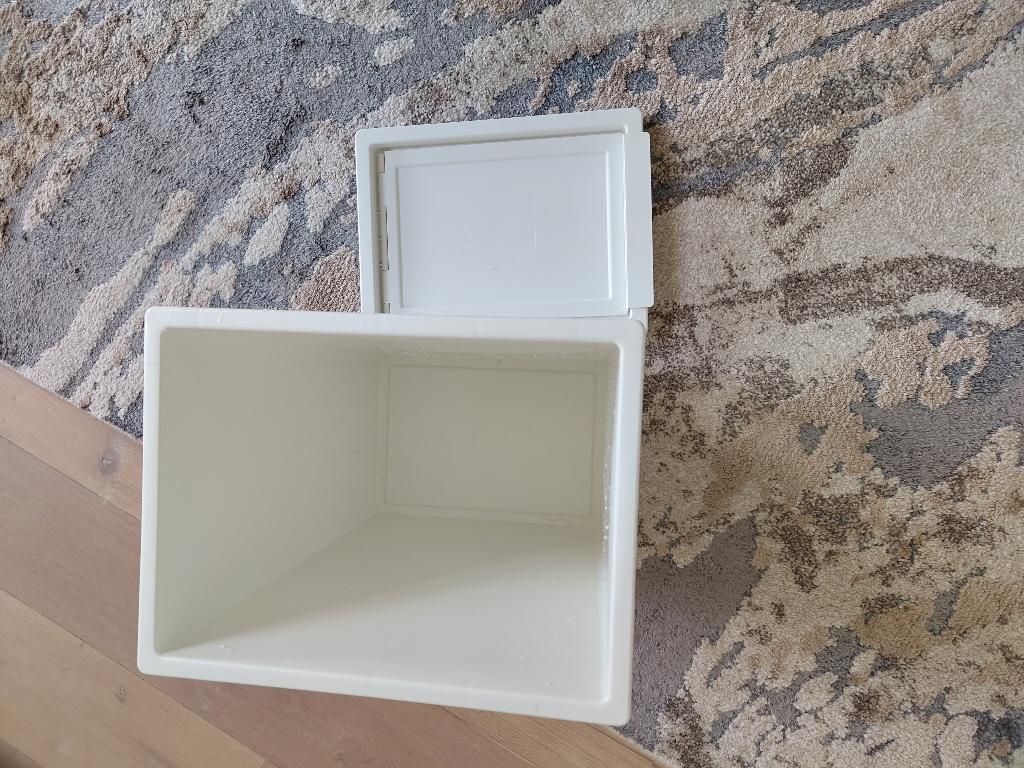 IKEA FLIUR Ton met deksel, Ophalen, Overige materialen, Gebruikt, 20 tot 30 liter