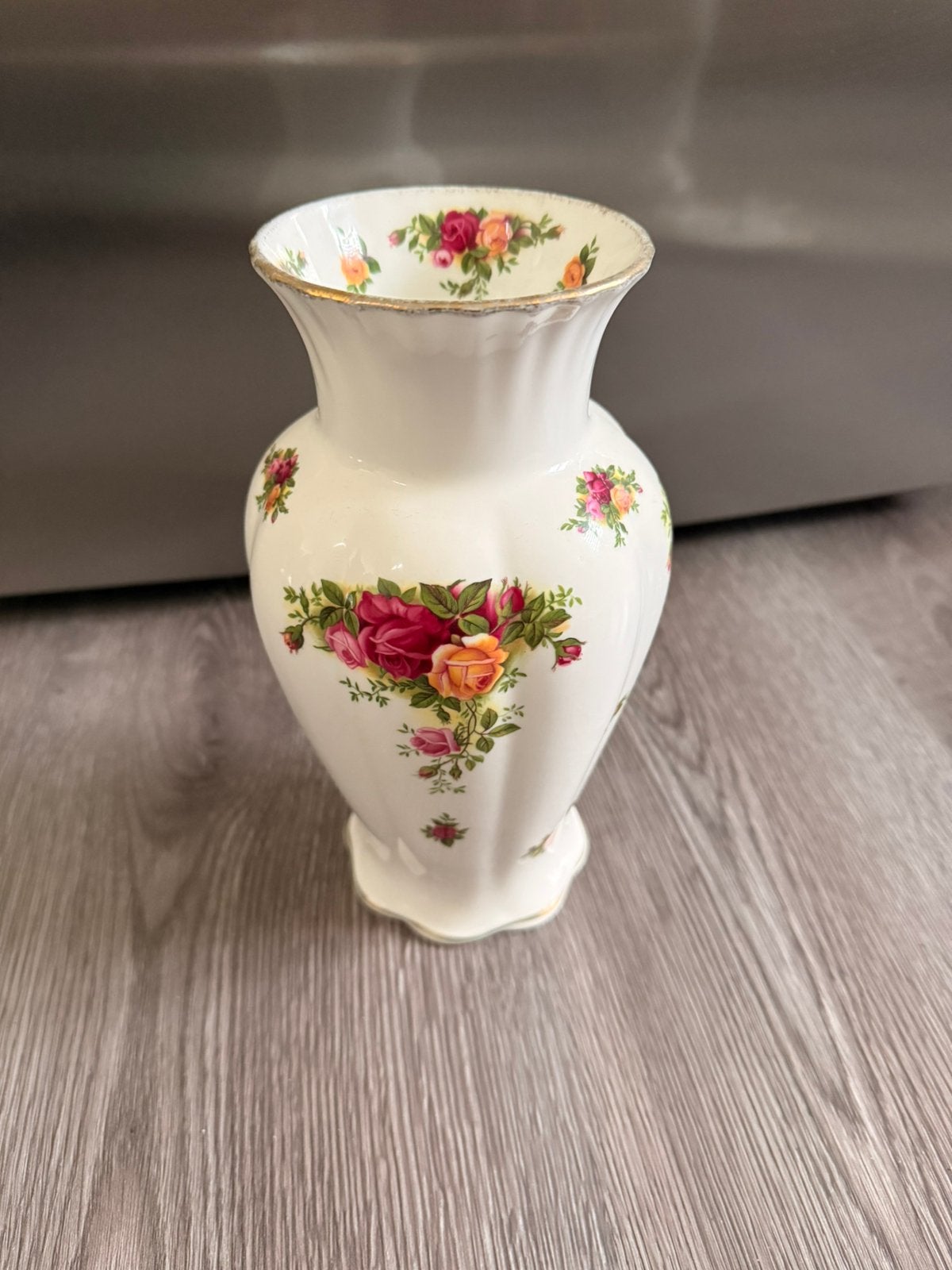 Vaas royal albert old country roses!, Antiek en Kunst, Ophalen of Verzenden