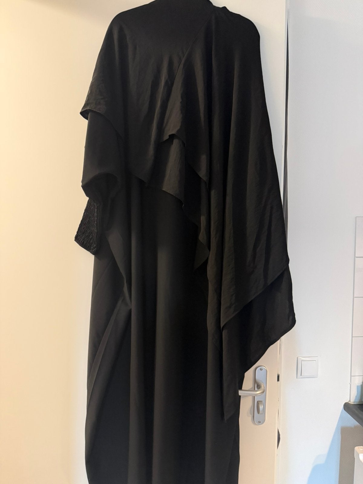 Abaya met khimaar, Ophalen of Verzenden, Zo goed als nieuw, Zwart, Overige typen