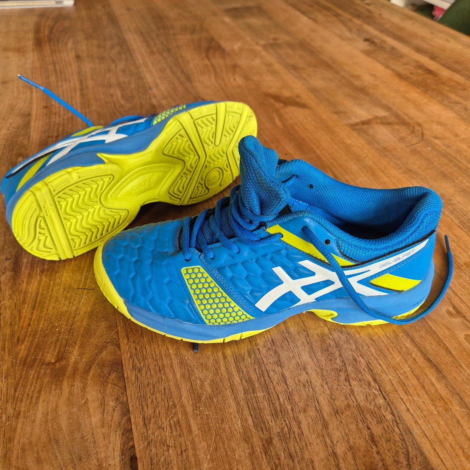 ASICS  C643Y zaalsportschoenen maat 37,5, Sport en Fitness, Ophalen of Verzenden, Zo goed als nieuw, Schoenen