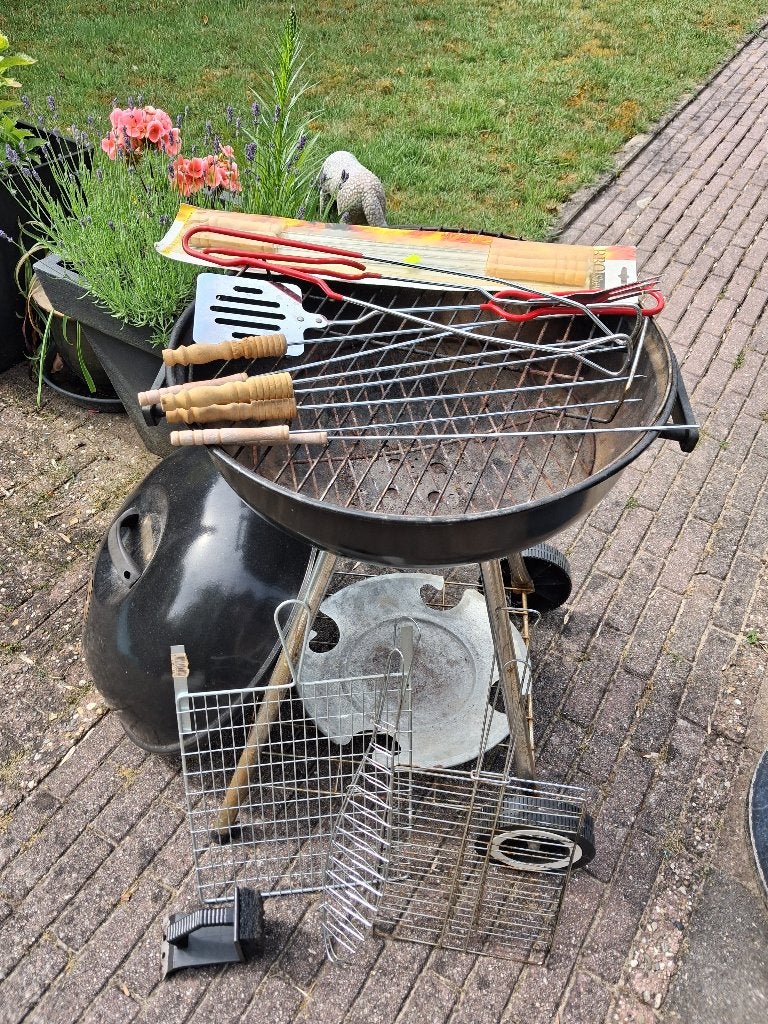 Kogelbarbecue met accessoires, Ophalen, Gebruikt, Onbekend, Met accessoires
