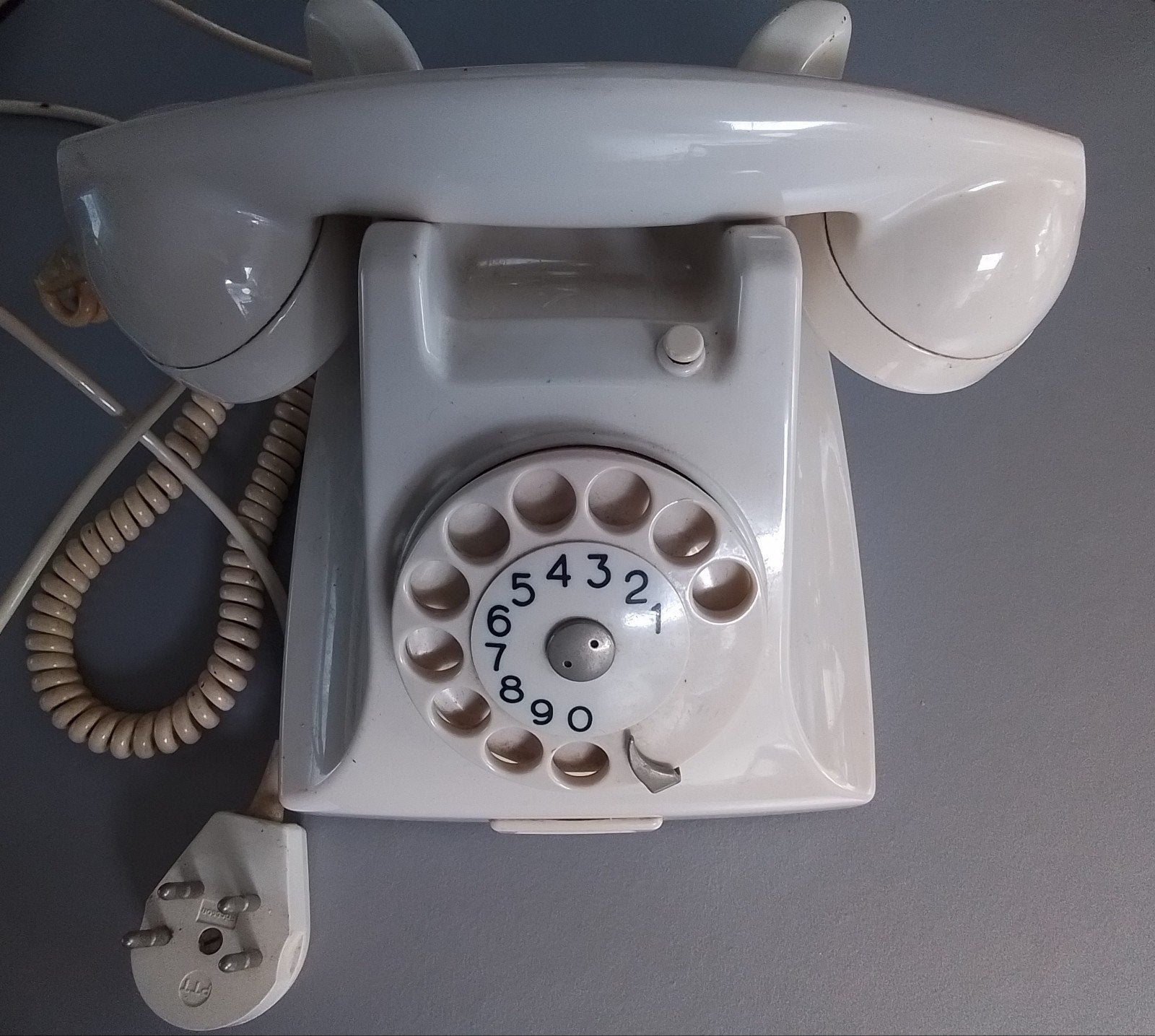 Vintage bakelieten PTT Telefoon met Draaischijf - Wit, Telecommunicatie, Vaste telefoons | Niet Draadloos, Ophalen of Verzenden
