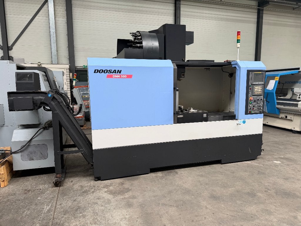 Bewerkingscentrum DOOSAN DNM 500, Gebruikt, 1000 mm of meer, Ophalen of Verzenden, Freesbank