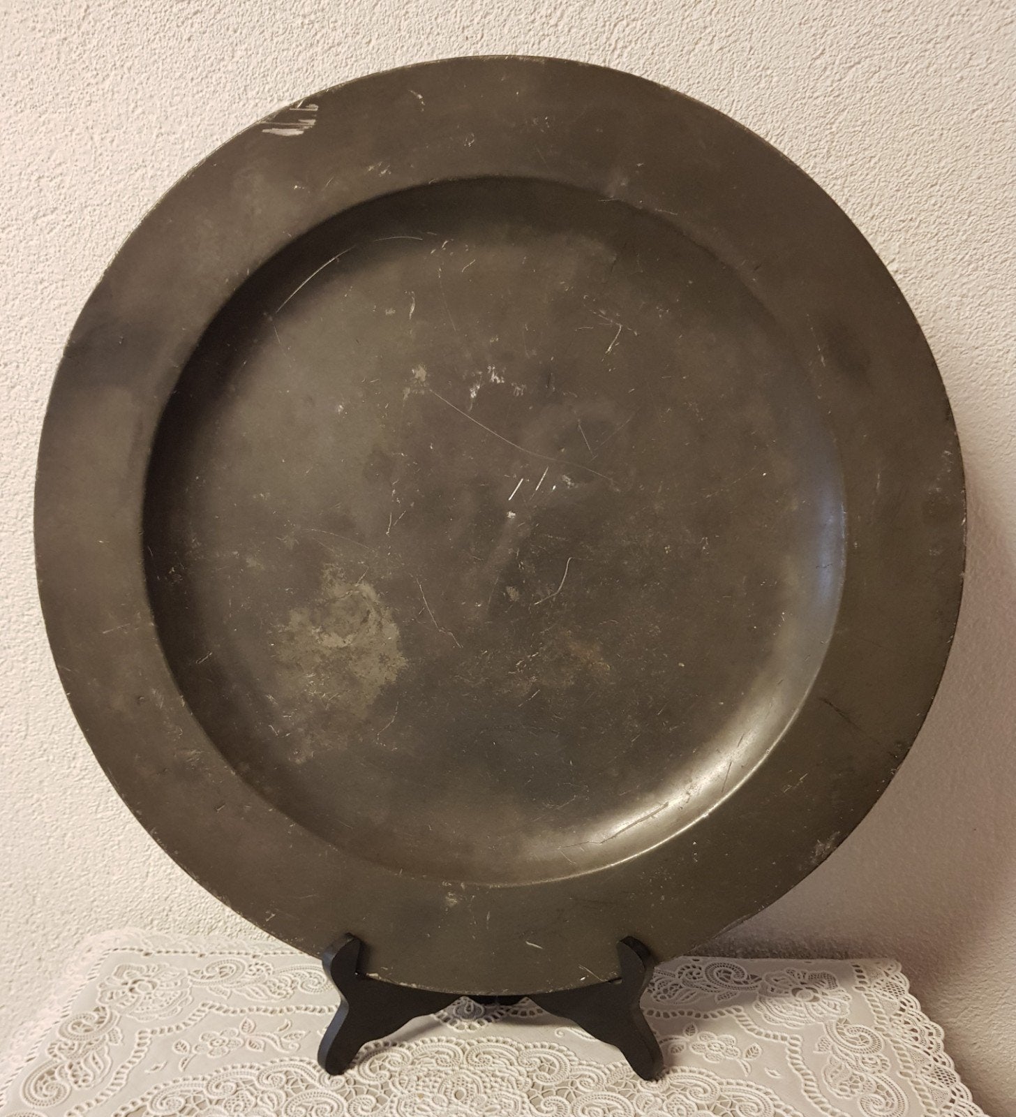 Groot antiek tinnen bord., Ophalen