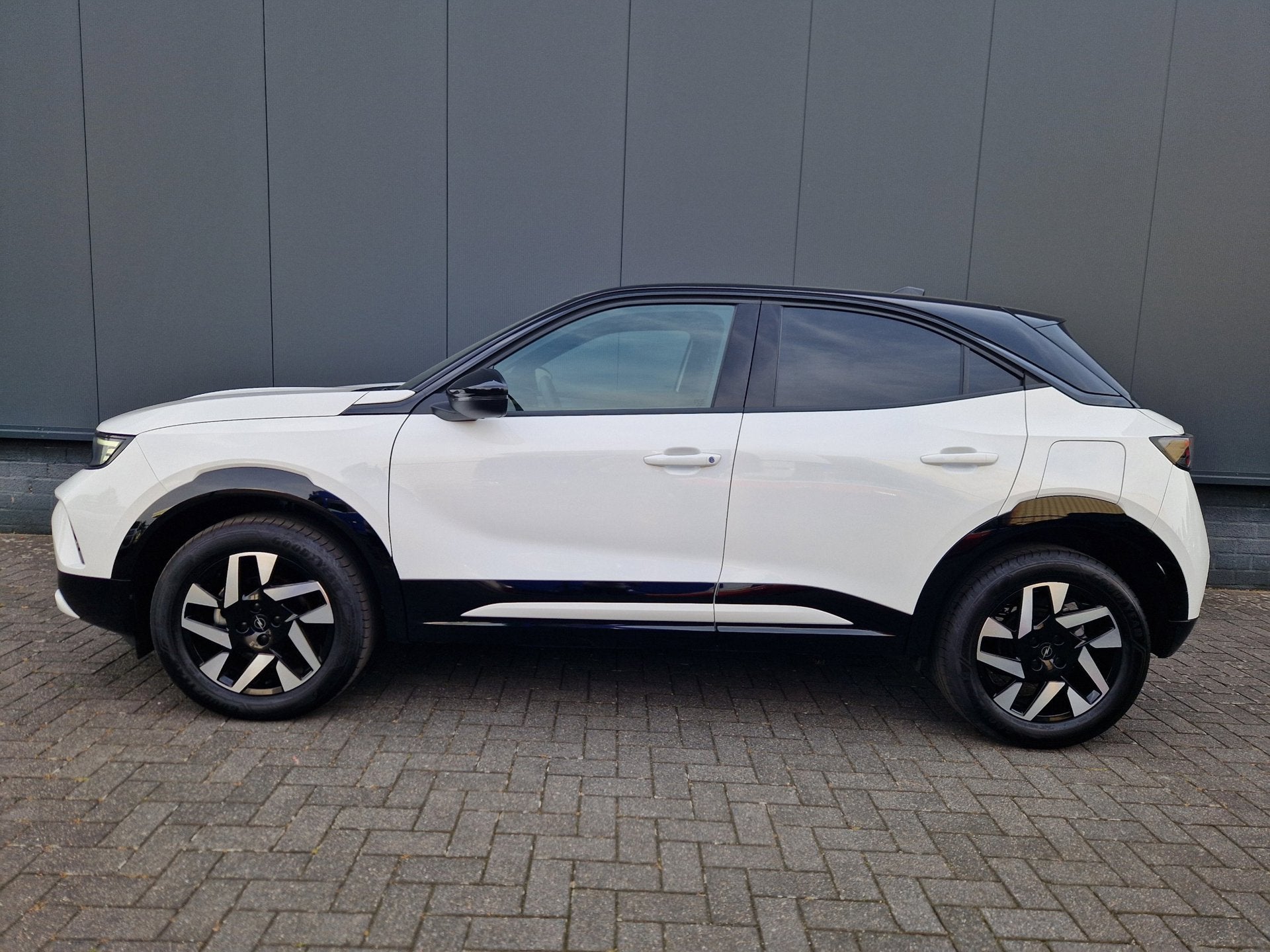Opel Mokka 1.2 GS EAT8 Facelift 131PK /Led /Cruise /camera, Auto's, 12 maanden, Gebruikt, Zwart, 1199 cc