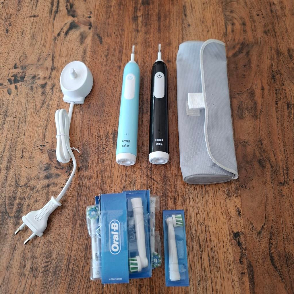 Oral B pro tandenborstel 2x +  cross action borstels 11x, Sieraden, Tassen en Uiterlijk, Uiterlijk | Mondverzorging, Ophalen of Verzenden