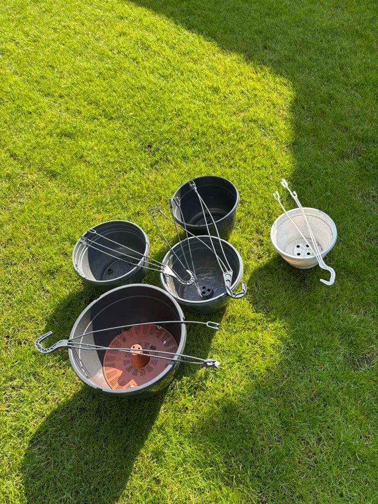 Bloemhangers, Tuin en Terras, Bloempotten, Kunststof, Gebruikt, Rond, Ophalen of Verzenden