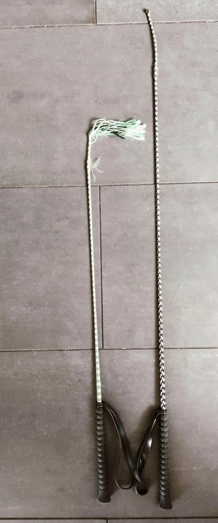Paardrij zweep/ twee zwepen, 90 en 70 cm, gebruikt, Dieren en Toebehoren, Paardrijkleding, Ophalen of Verzenden, Gebruikt, Cap