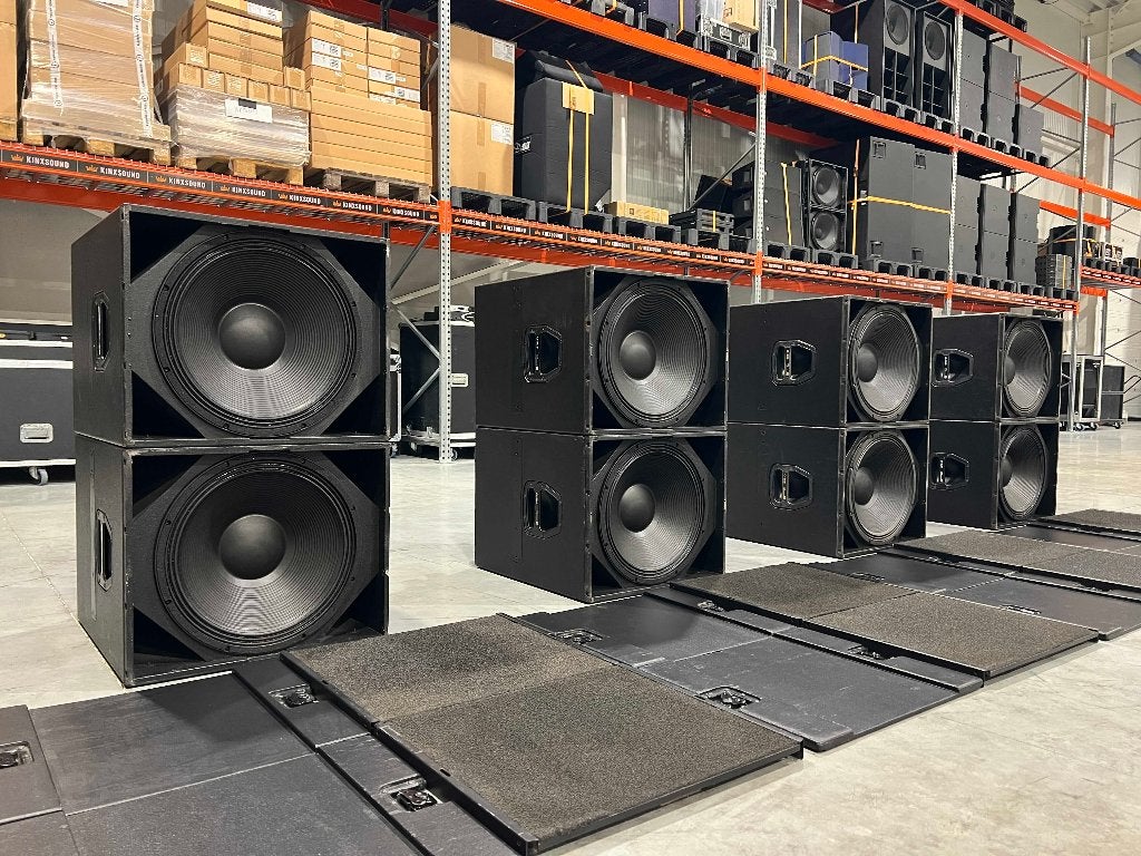 d&b audiotechnik Q-SUB 18" on wheels + cover (8x), Gebruikt, Subwoofer, Ophalen of Verzenden, 150 watt of meer