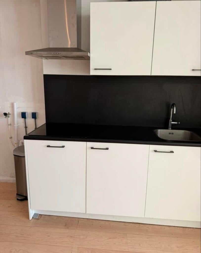 Compacte witte keuken, Huis en Inrichting, Keuken | Complete keukens, Ophalen, Zo goed als nieuw, Wit, Enkelwandige keuken
