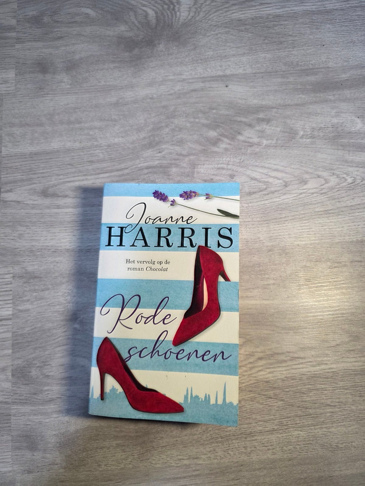 Rode schoenen - Joanne Harris (vervolg op Chocolat), Ophalen of Verzenden