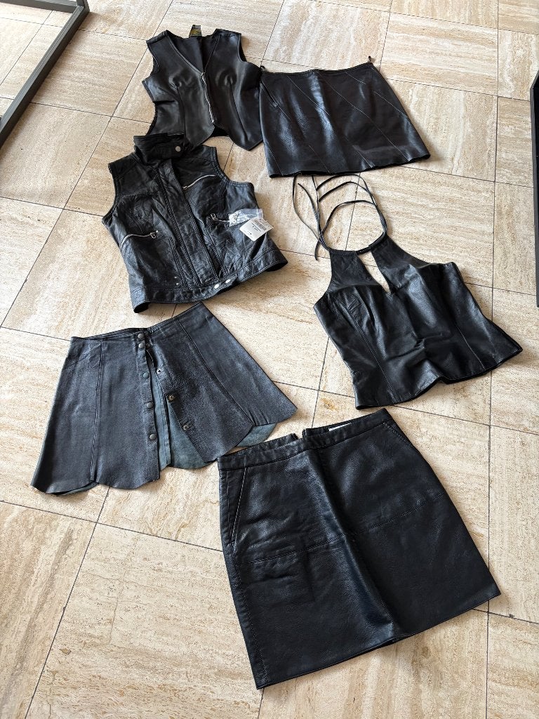 Leren zwarte dameskleding 4 stuks + 2 stuks leather look, Ophalen, Zo goed als nieuw