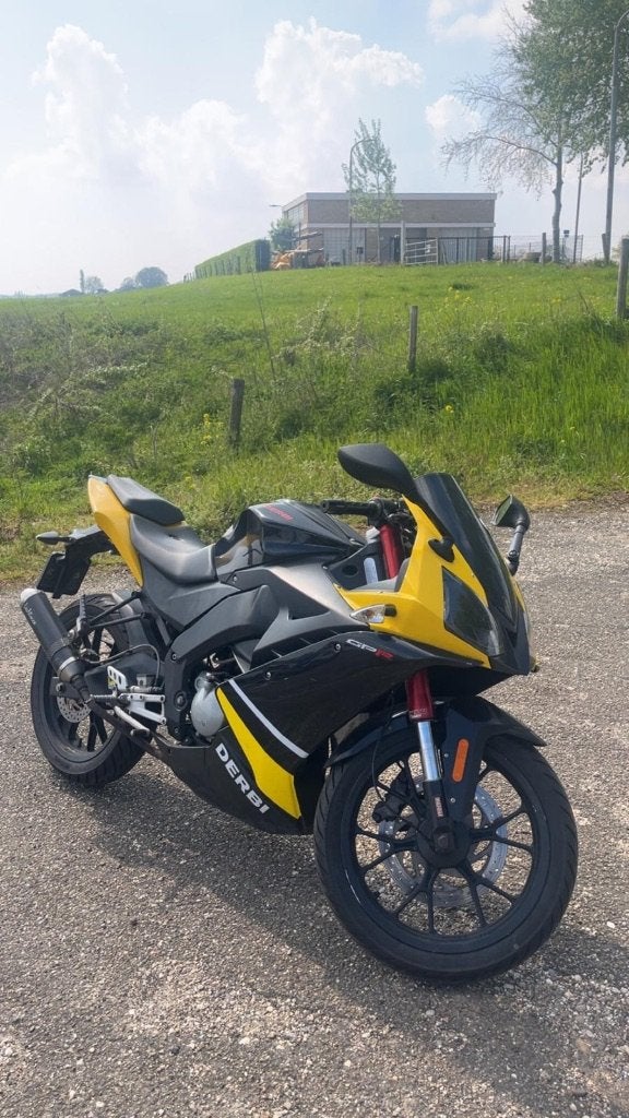 Derbi GPR50 2016, Ophalen, 6 versnellingen, Gebruikt, Maximaal 45 km/u