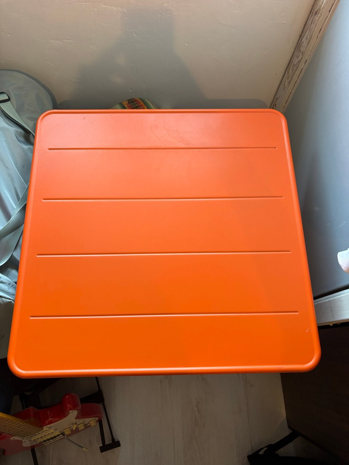 Ikea Oranje Buiten-/Balkontafel - Opvouwbaar, Tuin en Terras, Ophalen, Gebruikt, Vierkant, Metaal
