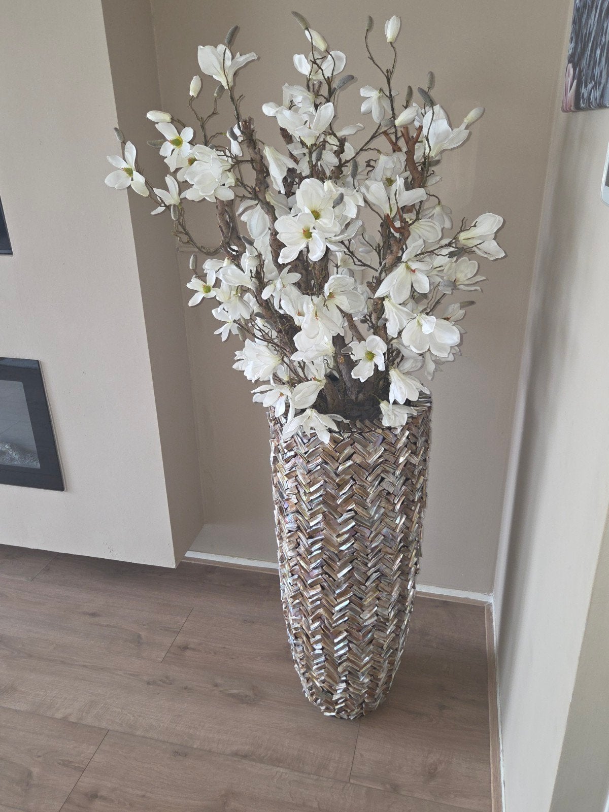 Grote schelpenvaas met bloesem - Decoratieve vaas, Huis en Inrichting, Woonaccessoires | Vazen, Ophalen of Verzenden