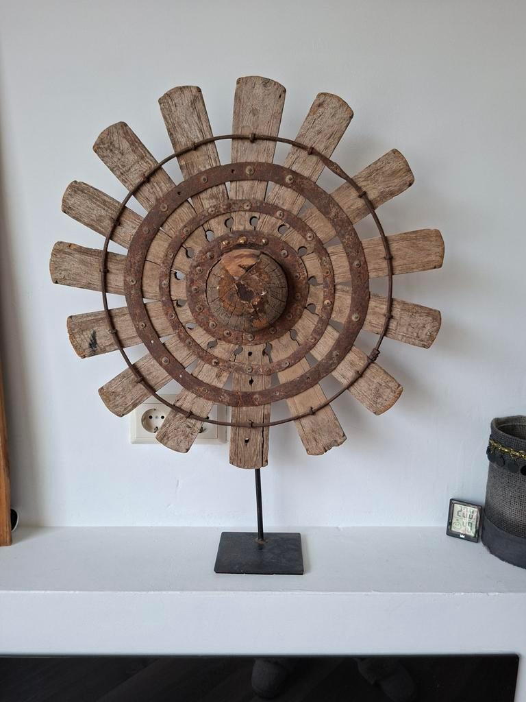 Decoratief houten wiel op standaard, Ophalen of Verzenden